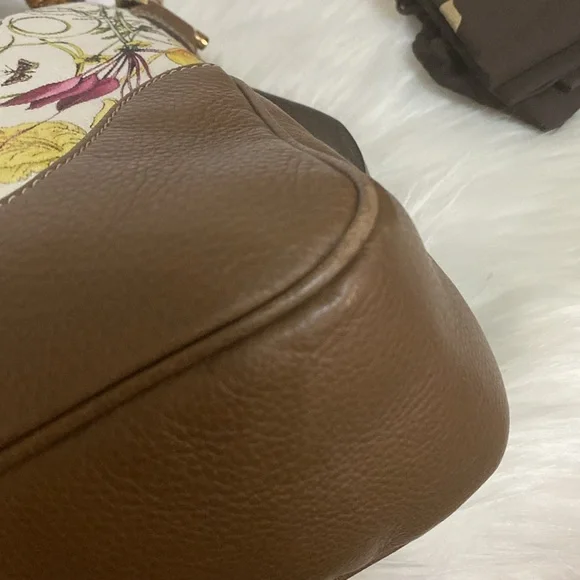 Gucci Bamboo White Floral Canvas Two Way Tote Bag - Picture 12 of 17